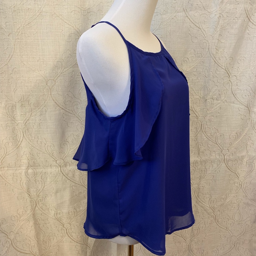 Ruffle accent top - Picture 3 of 3